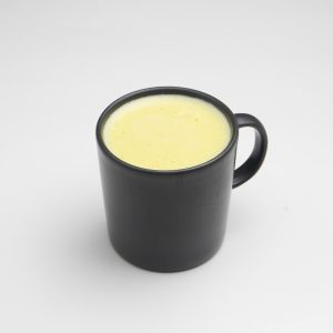 شیر و زردچوبه